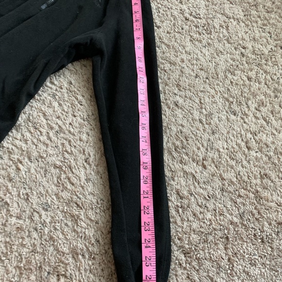 Polar Edge Women’s Fleece pullover/ski layer - Picture 5 of 5